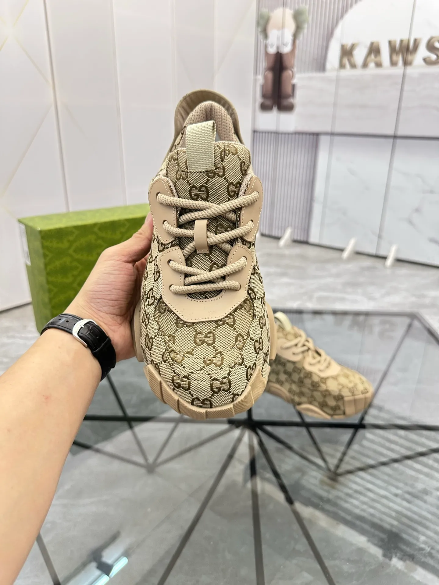 Men's shoes for sale 💰: 💰P580¥ Product trademark: Gucci* "Gucci*" low-top casual shoes Regular size: 38-45 (can be customized to 46) Large size Product materials: Upper imported cowhide stitching original material, breathable lining, original outsole. No.: 0008
